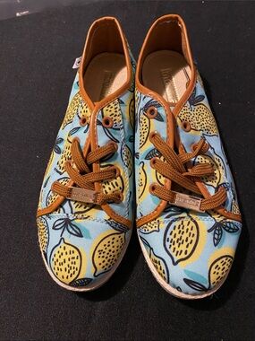 MENINA LEMON PRINT LACE UP LOAFERS WO SIZE 8 GOOD CLEAN CONDITION